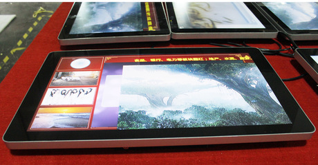 【供應(yīng)黑龍江/哈爾濱/壁掛式廣告機(jī)分屏播放 圖片視屏同一平面播放】?jī)r(jià)格,廠家,圖片,廣告機(jī),廣州本獅貿(mào)易-